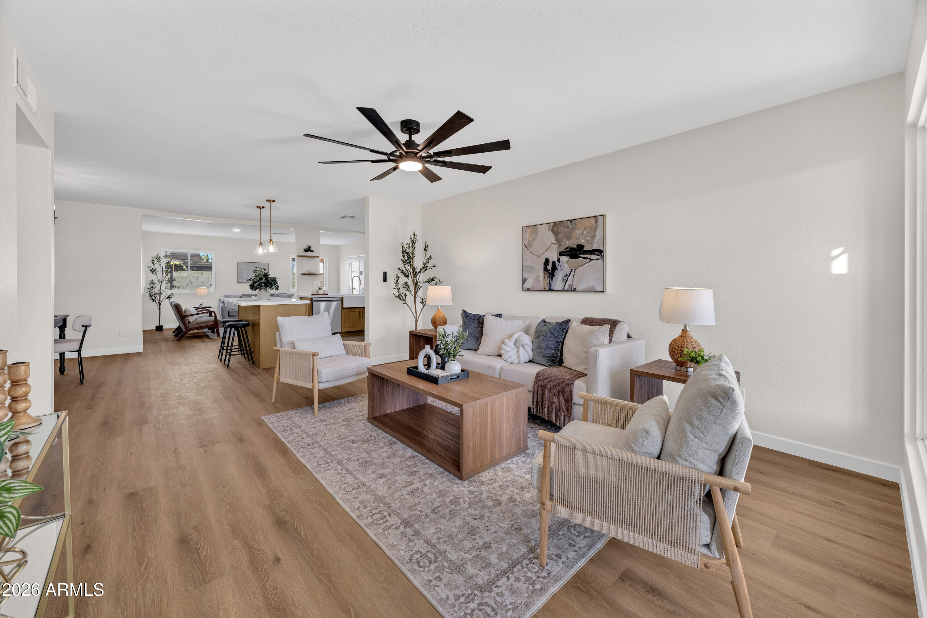 2220 E JEROME Avenue