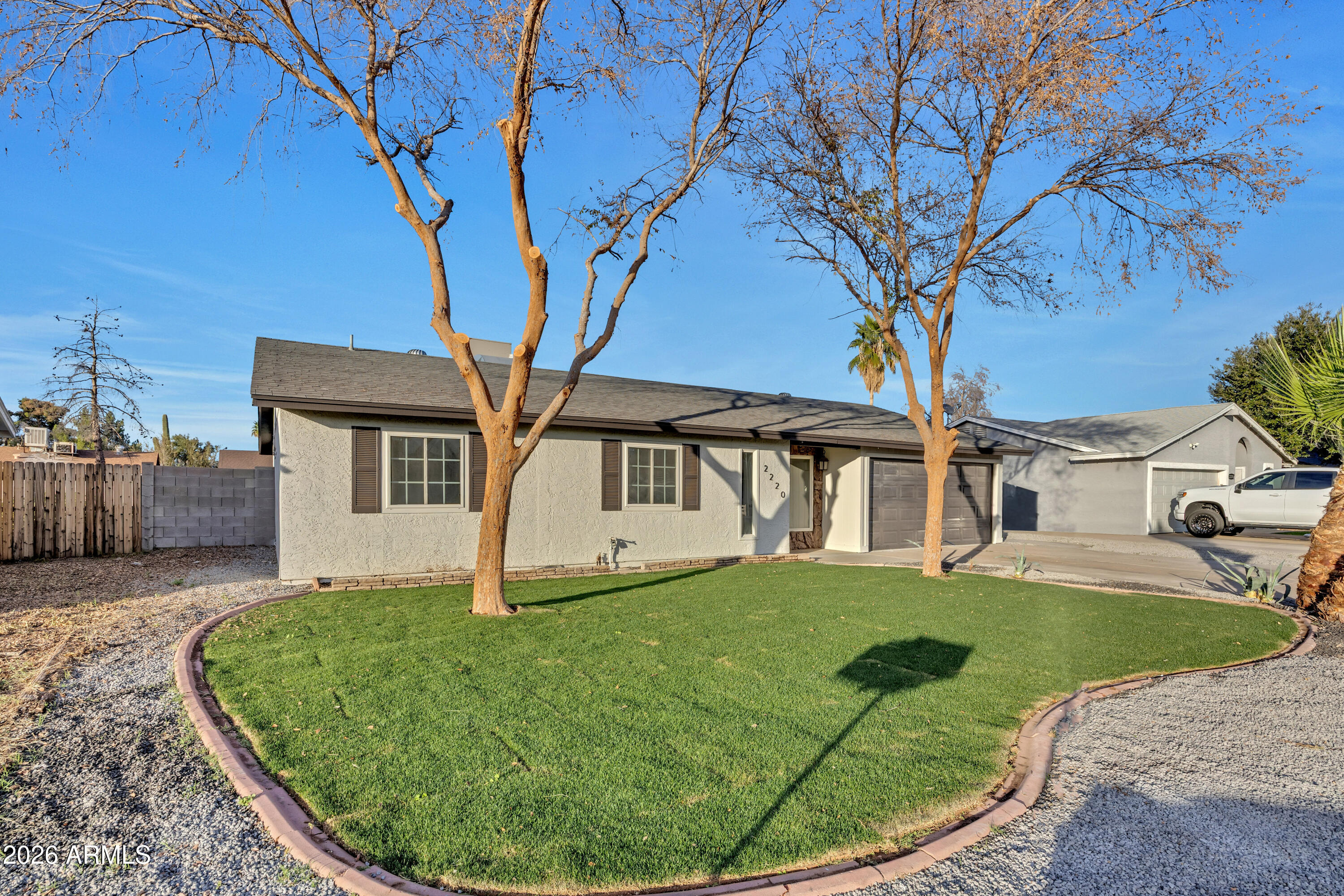 2220 E JEROME Avenue