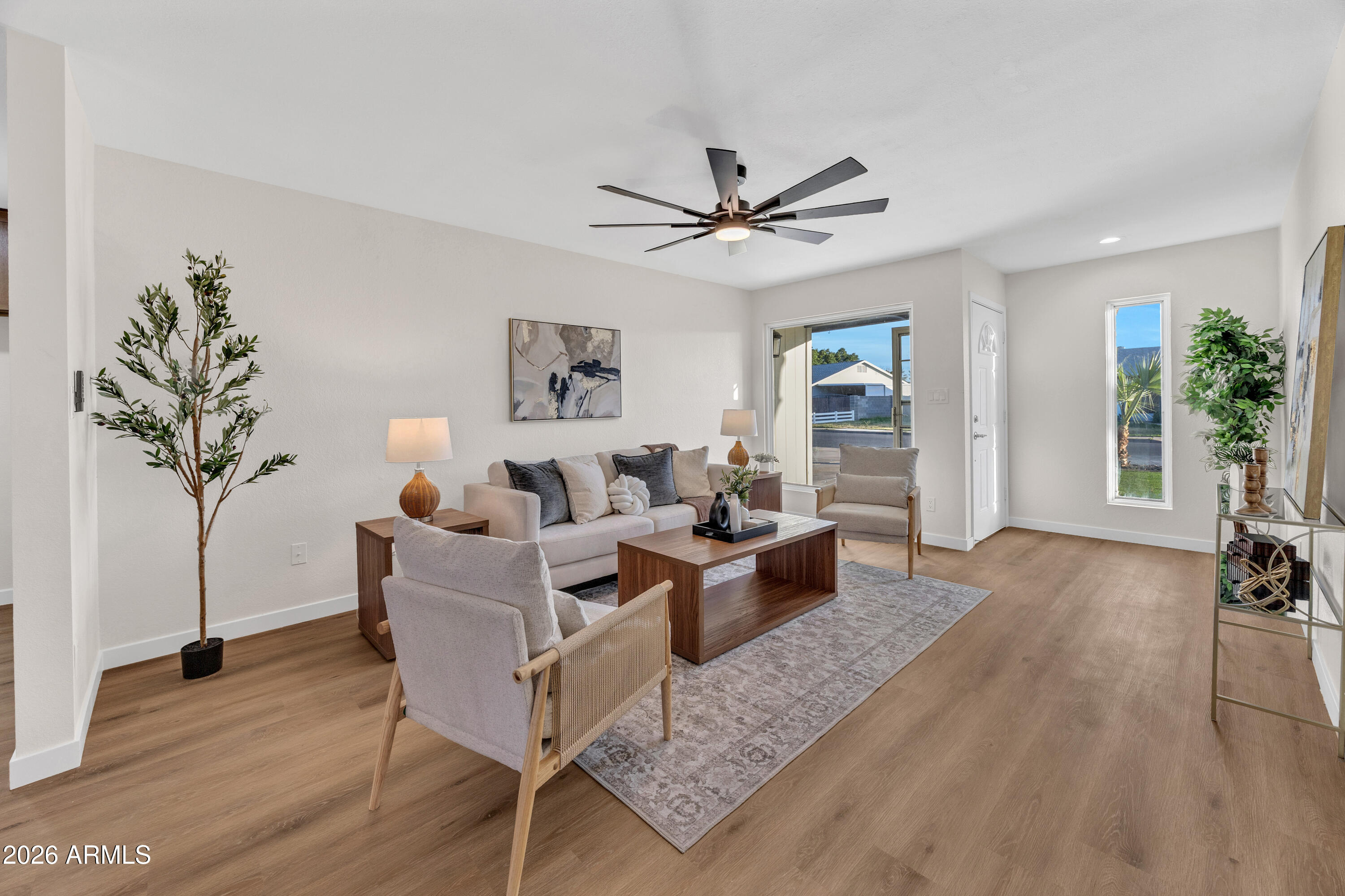 2220 E JEROME Avenue