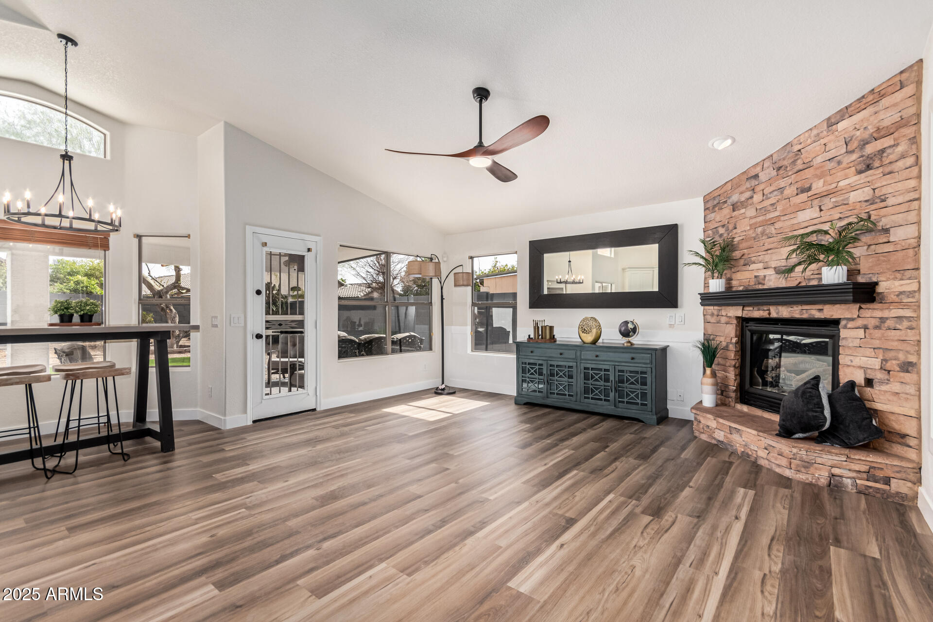 441 S DODGE Drive