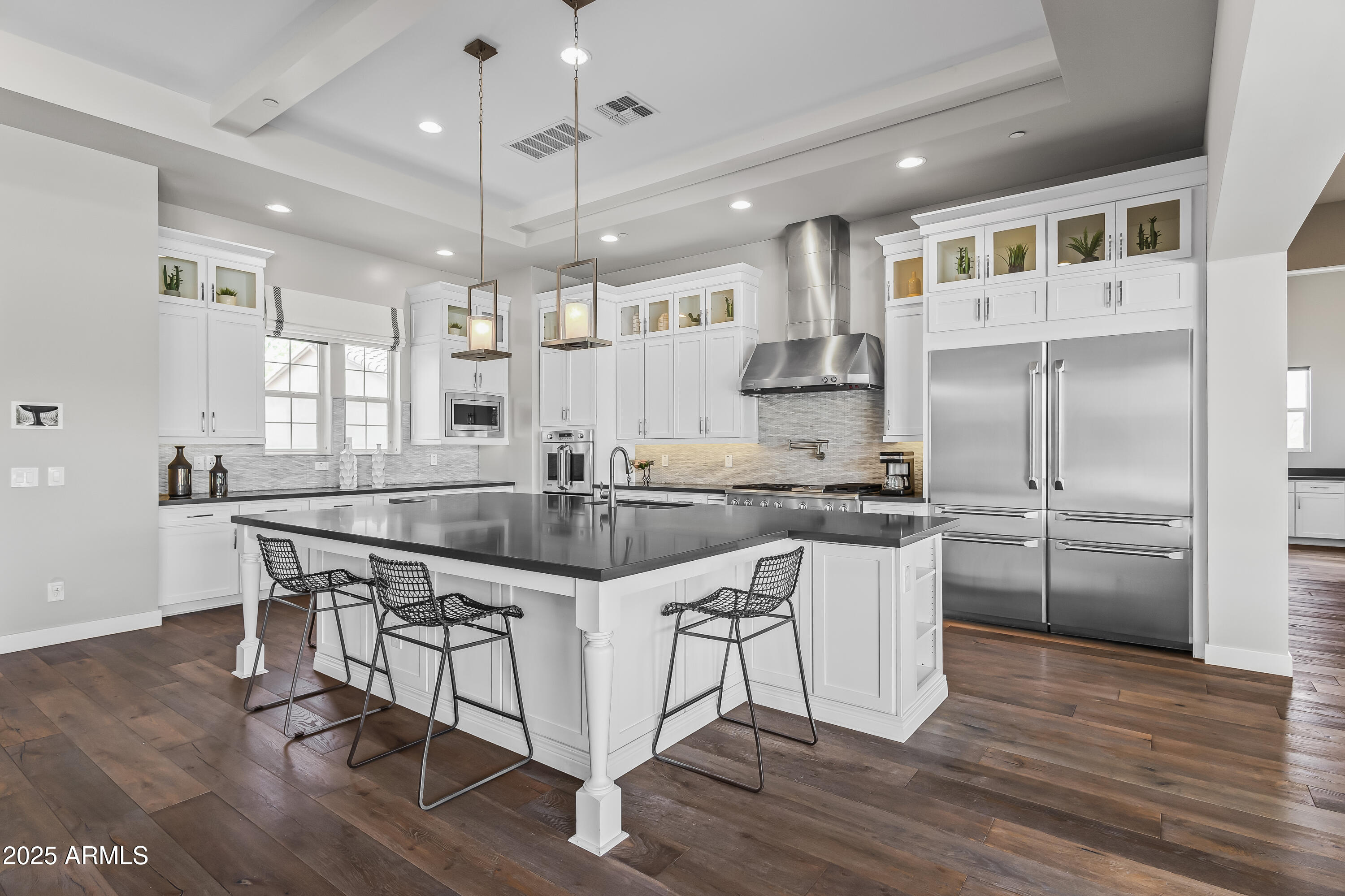 8736 E GRANITE PASS Road