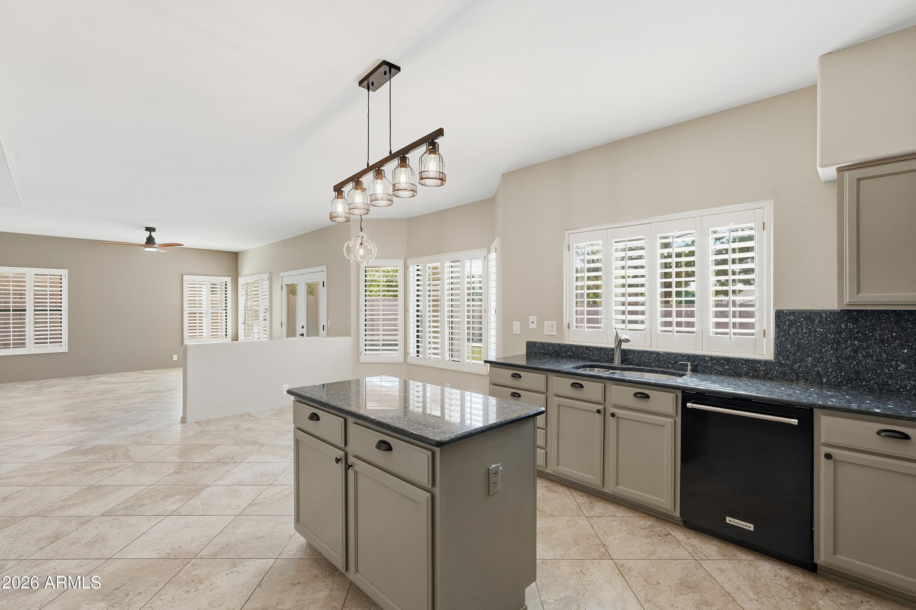 2201 W REDWOOD Drive