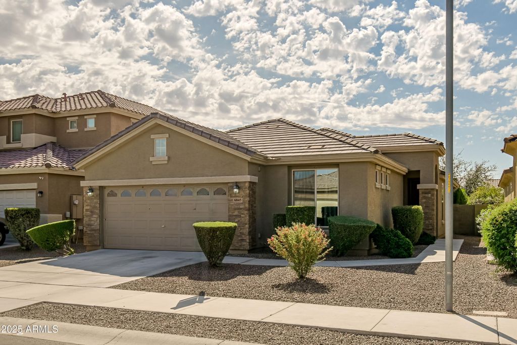 Photo of 6845 W Charter Oak Road, Peoria, AZ 85381 (MLS # 6929678)