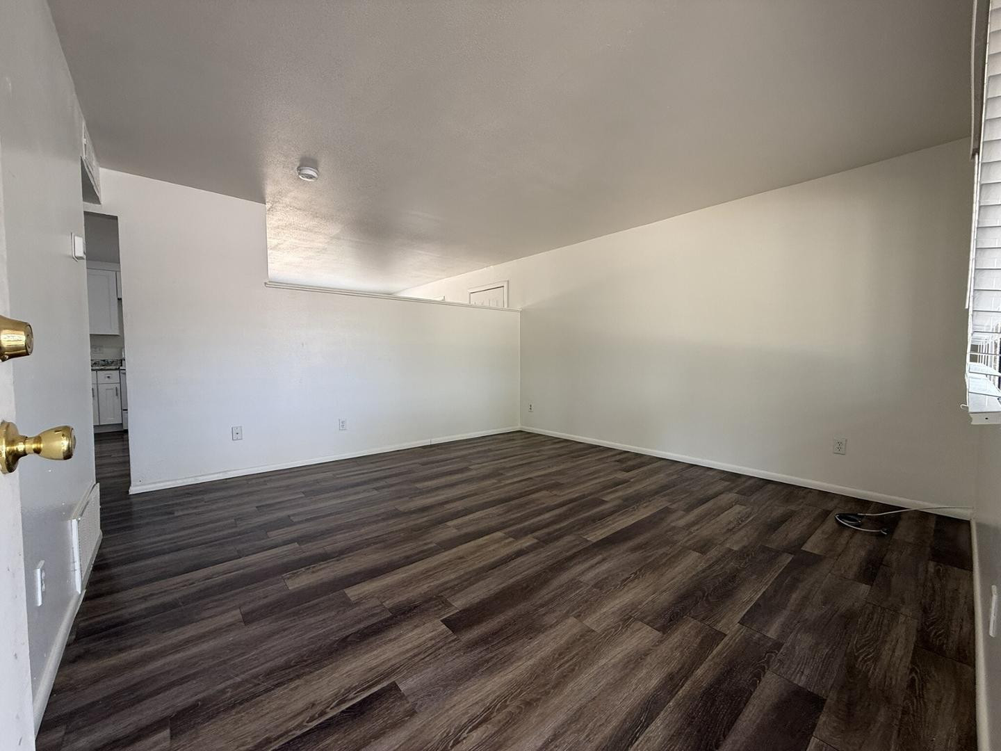 6523 W Weldon Avenue