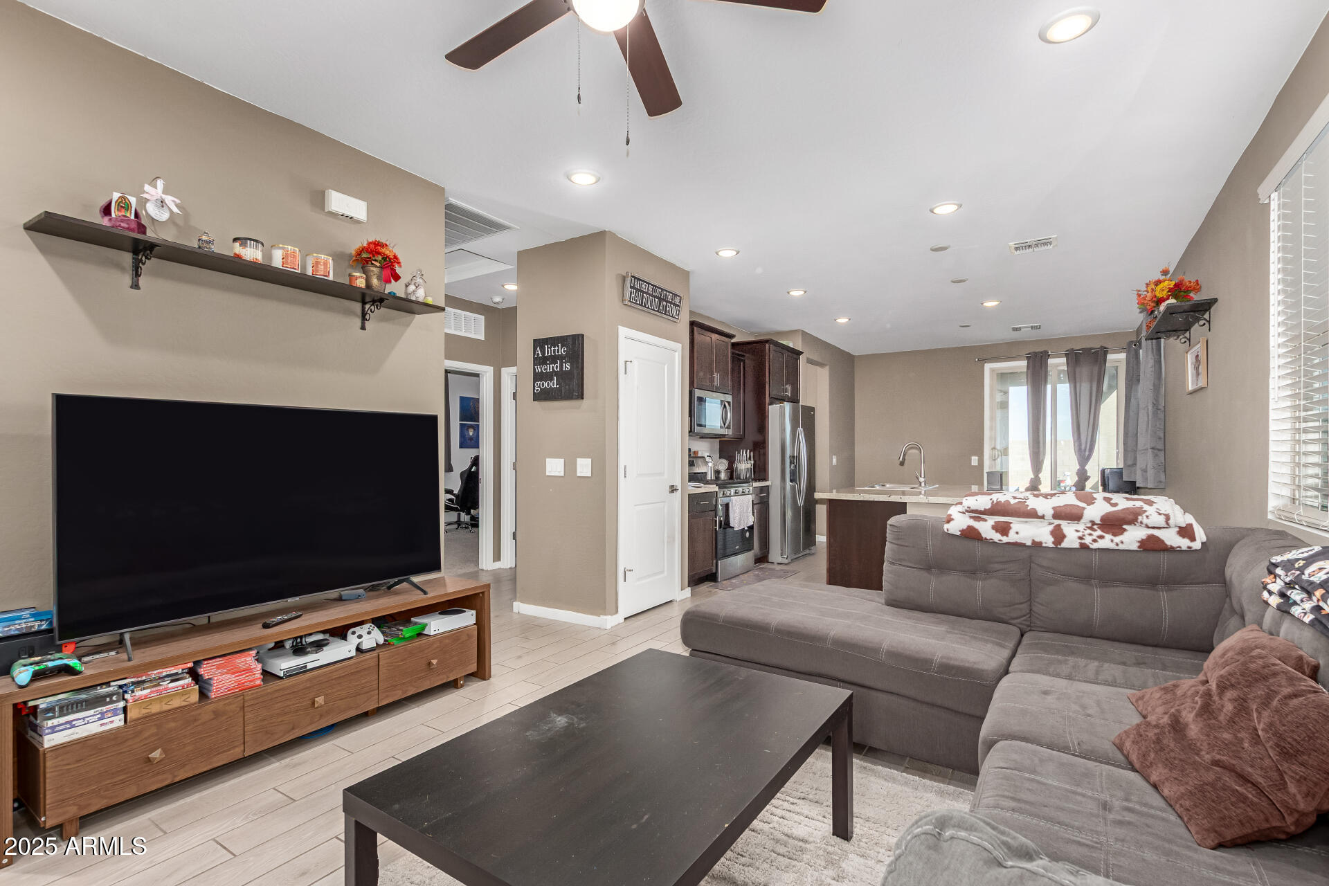 40550 W HILLMAN Drive