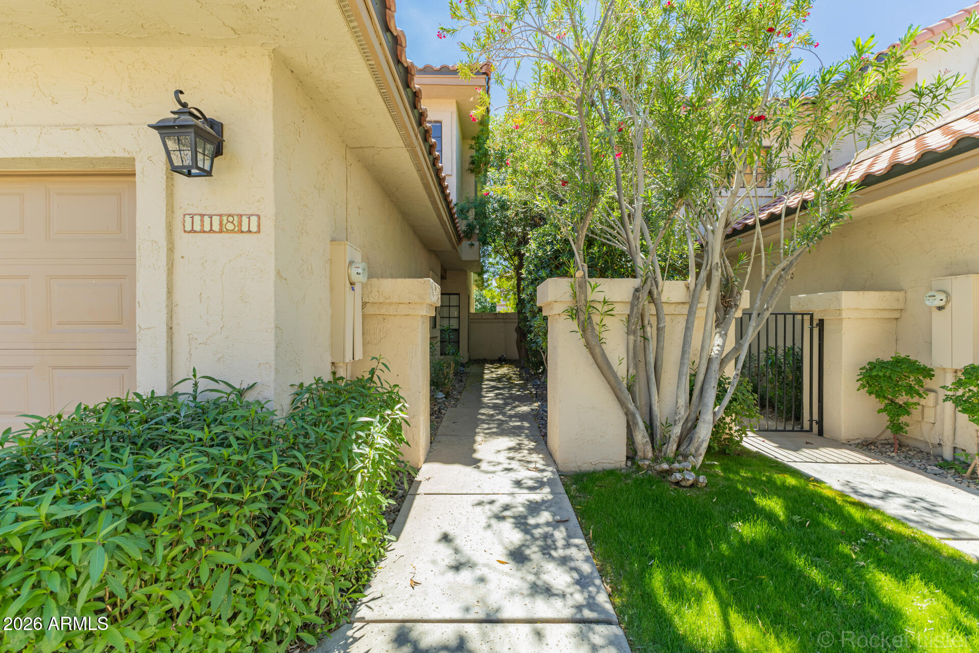 9705 E MOUNTAIN VIEW Road 1181