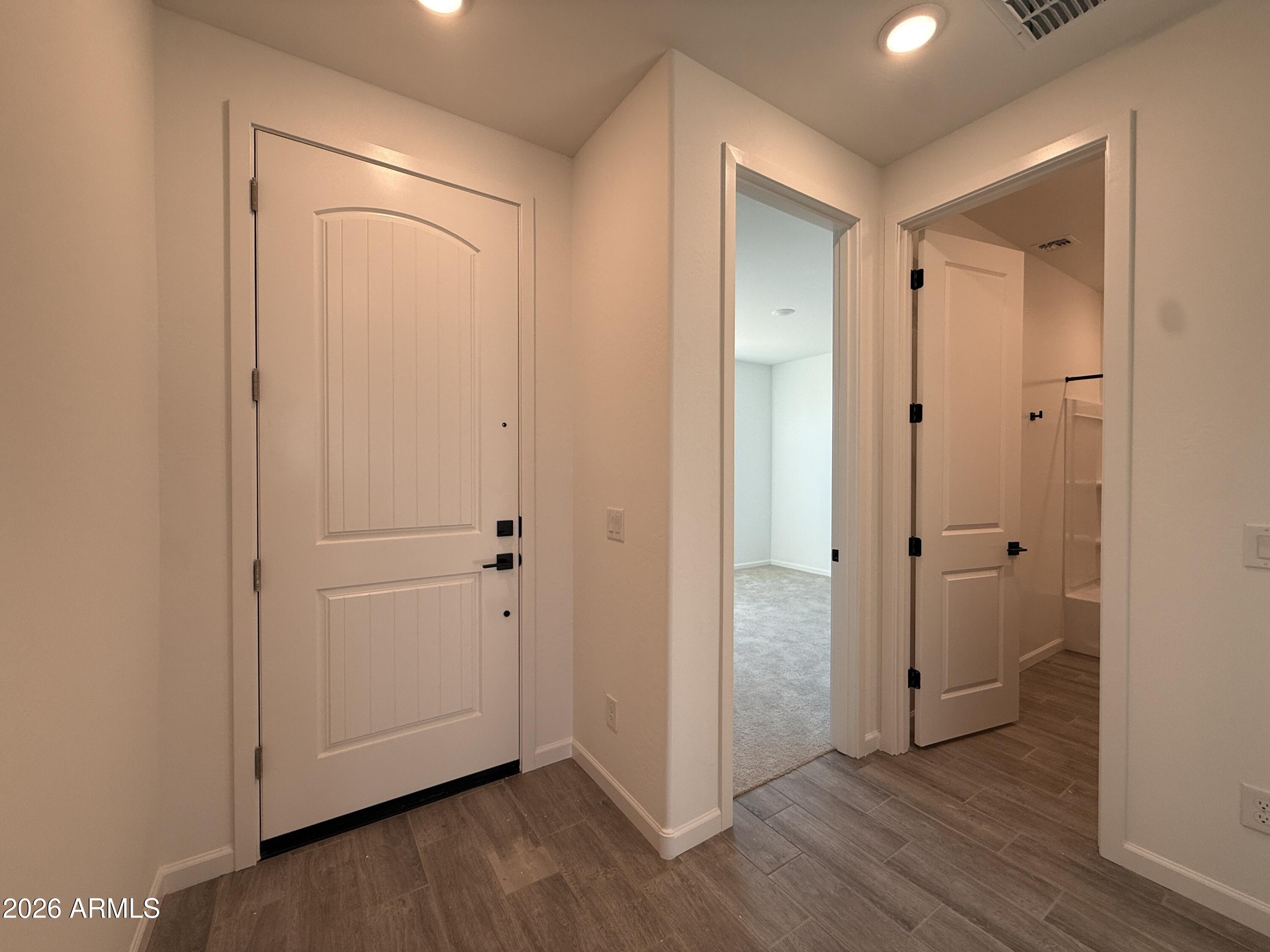 9534 W TAMARISK Avenue