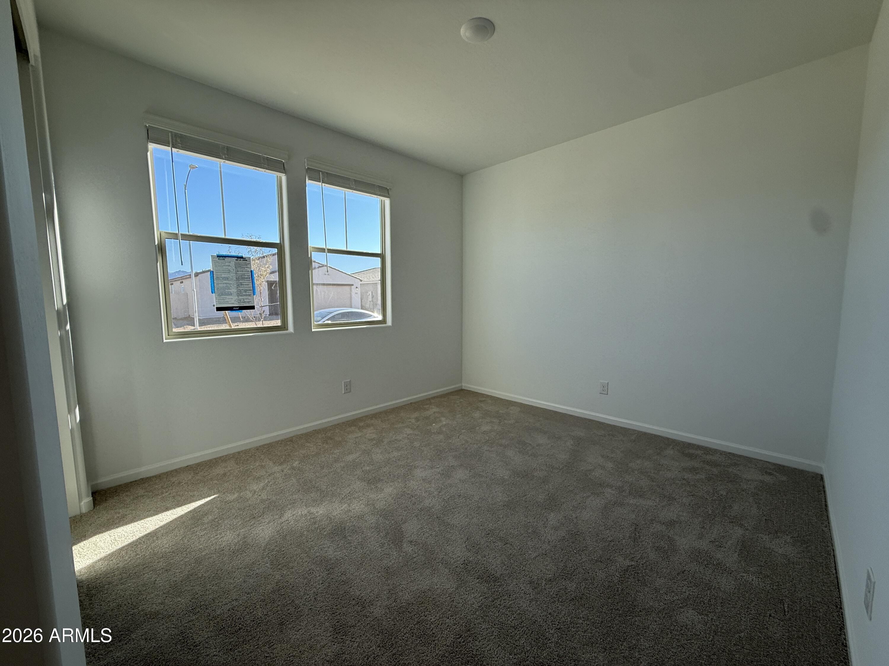 9534 W TAMARISK Avenue