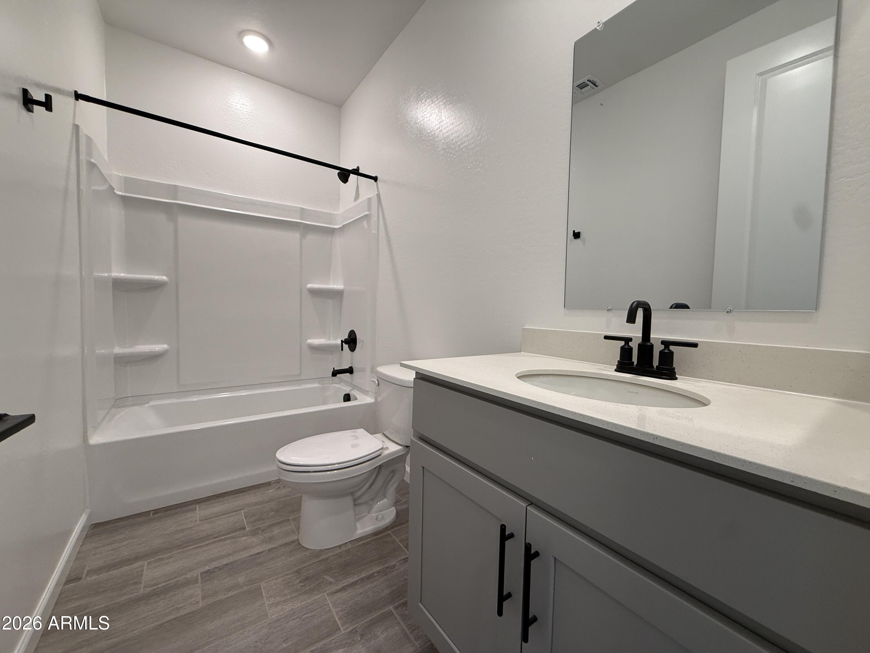 9534 W TAMARISK Avenue