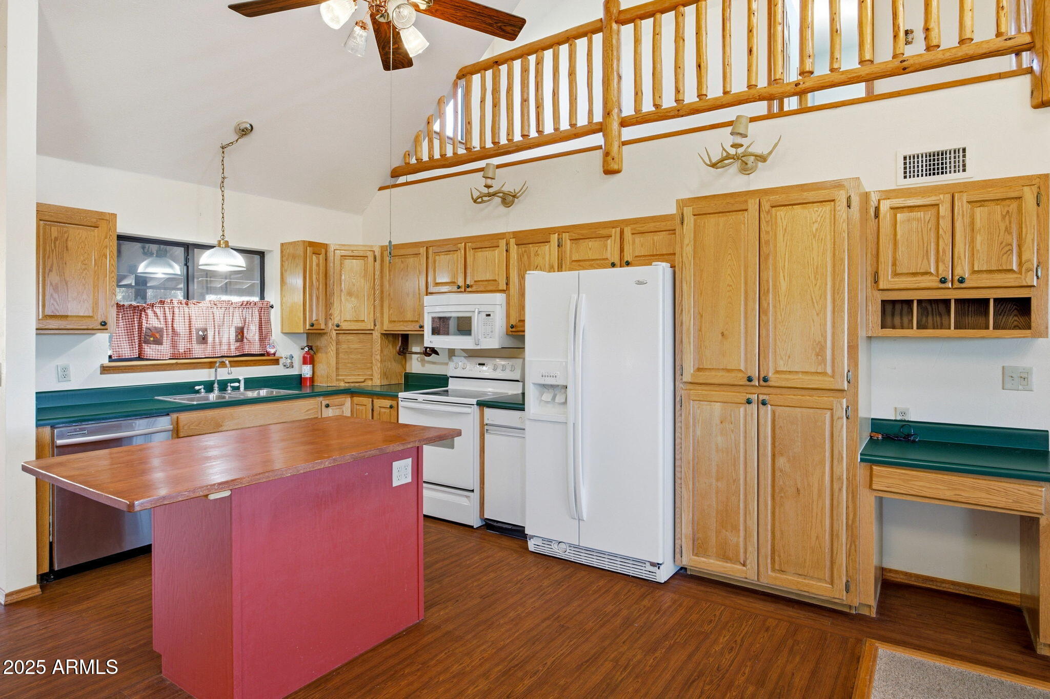 SUMMER PLACE - Residential