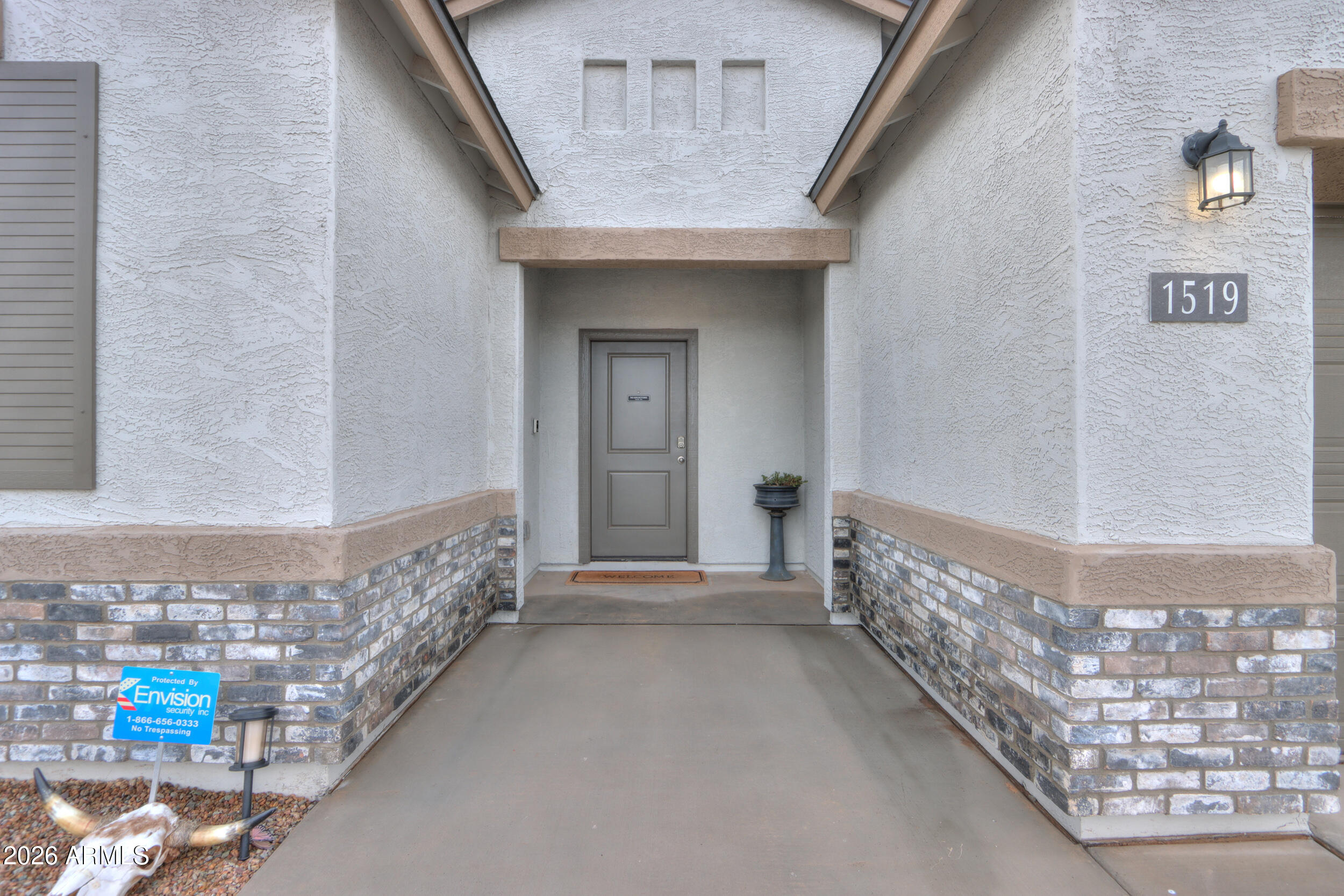 1519 E LARDNER Drive