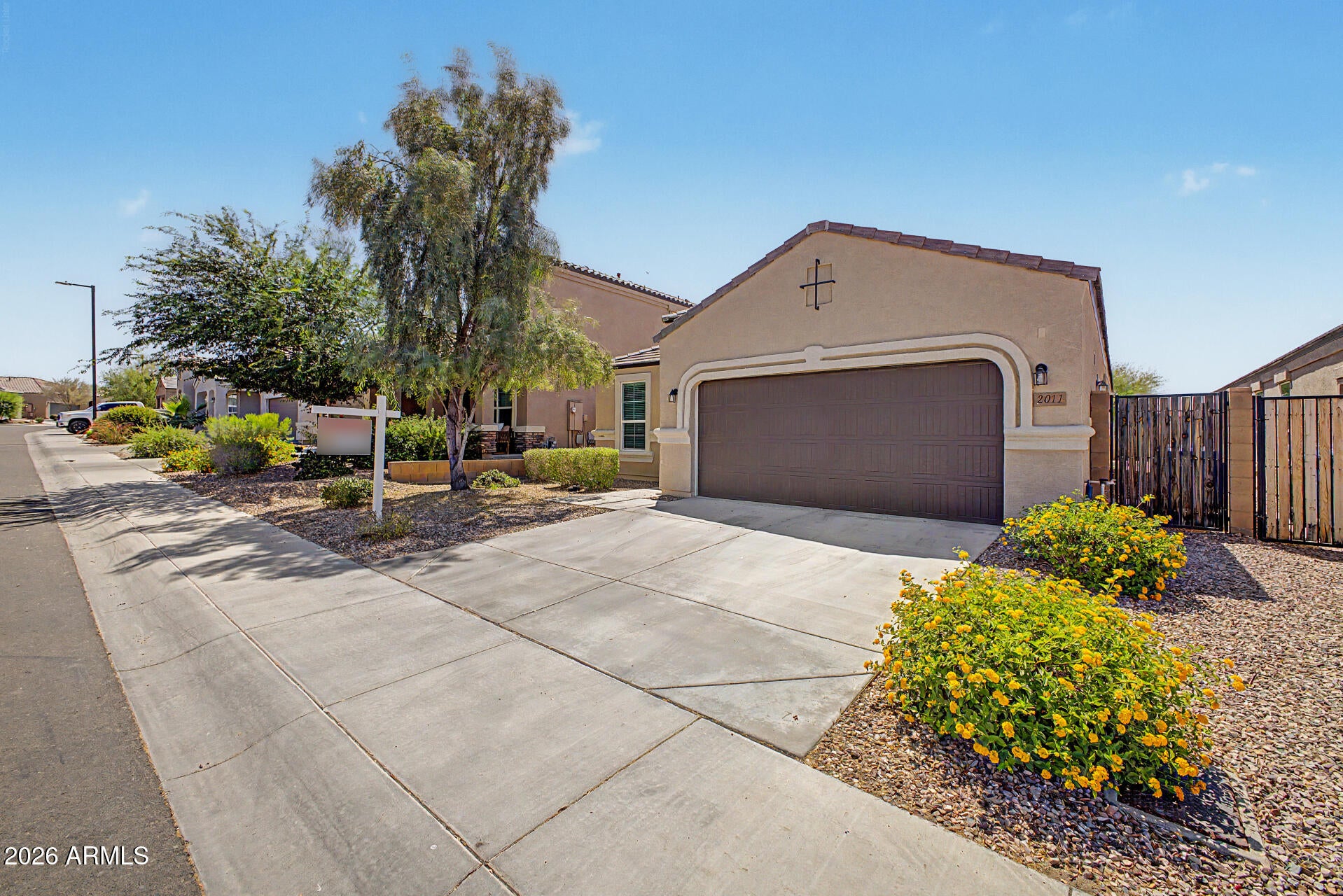 2011 W YELLOWBIRD Lane