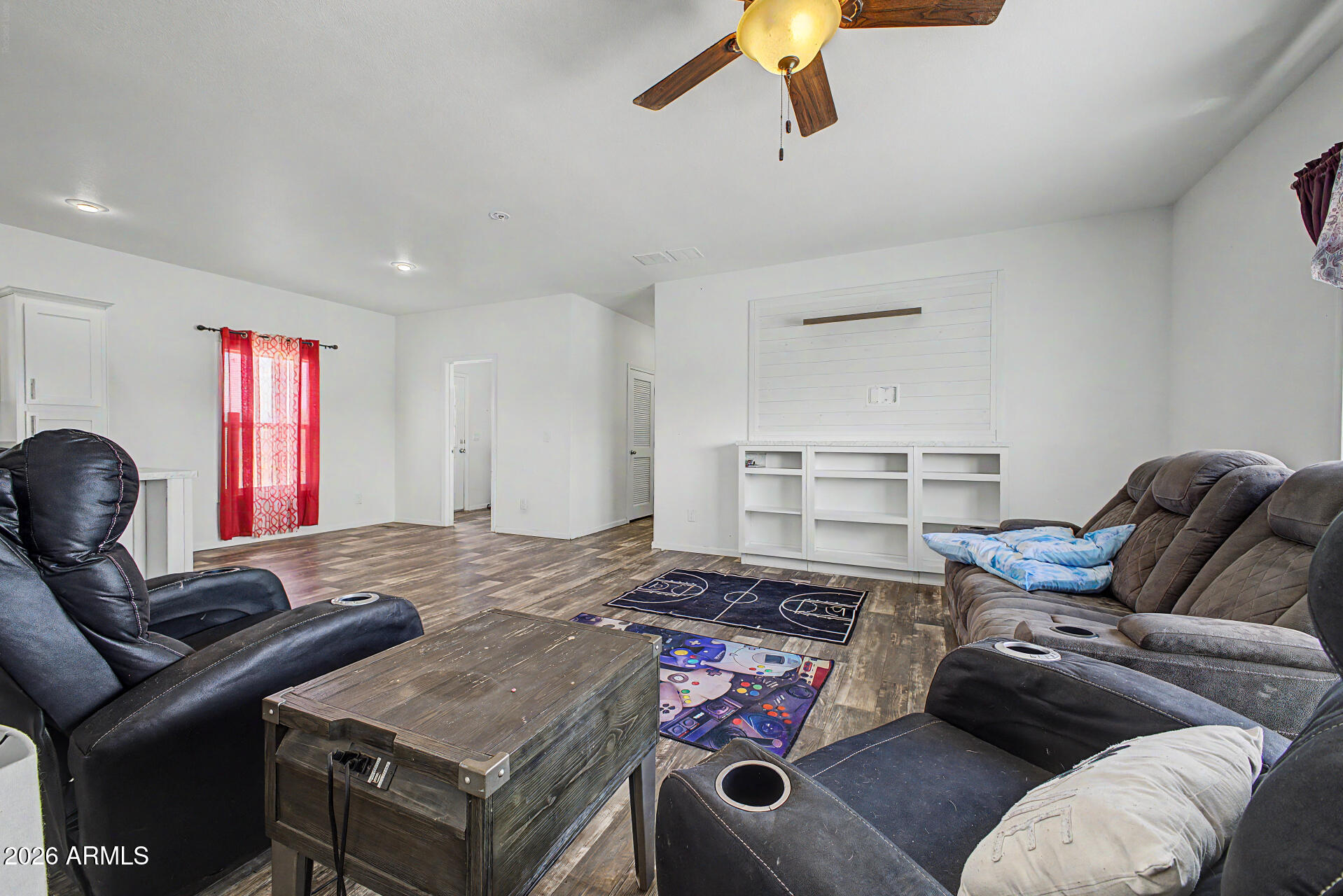 21376 W MARK Lane