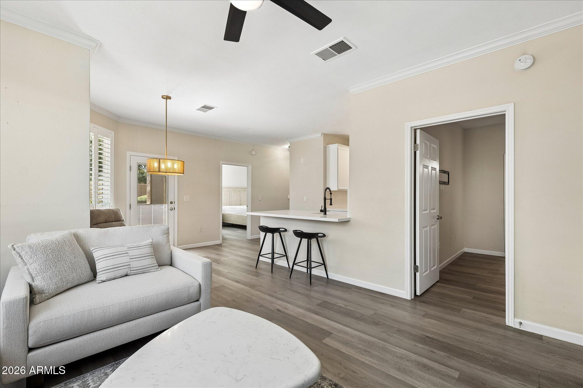 7009 E ACOMA Drive 1081