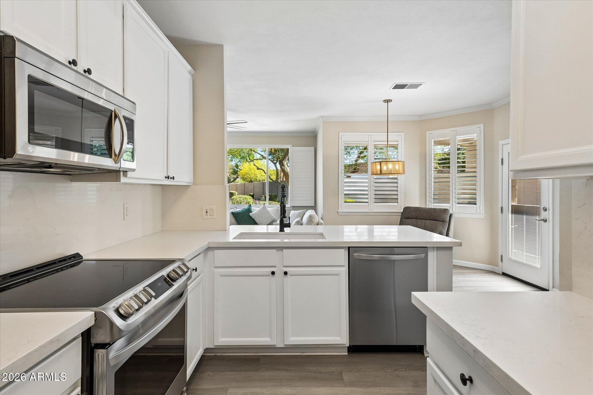 7009 E ACOMA Drive 1081