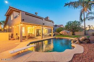 3056 E MALLORY Street