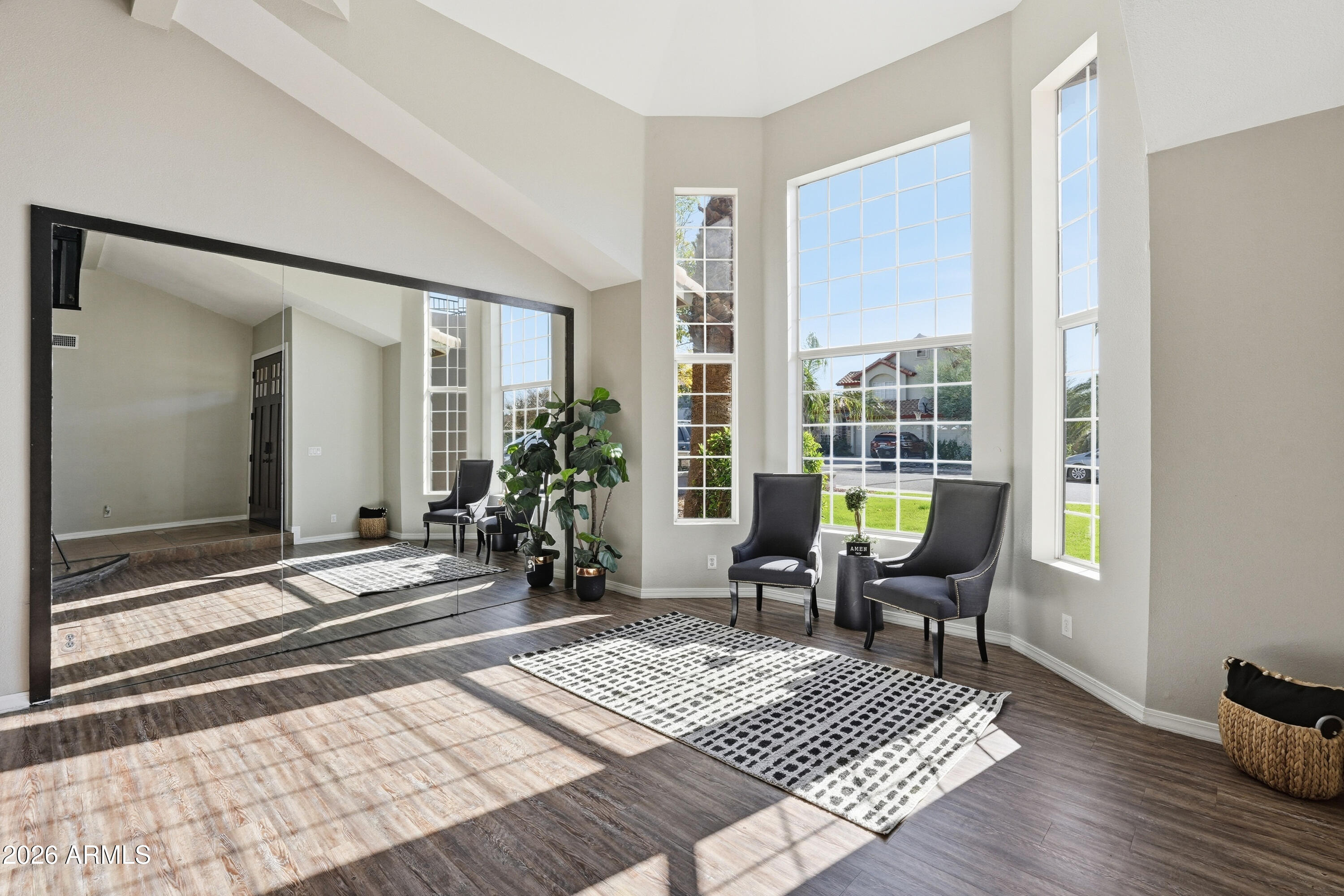 3056 E MALLORY Street