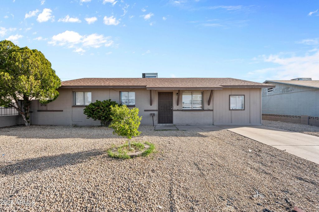 Photo of 3007 N 81st Avenue, Phoenix, AZ 85033 (MLS # 6976208)