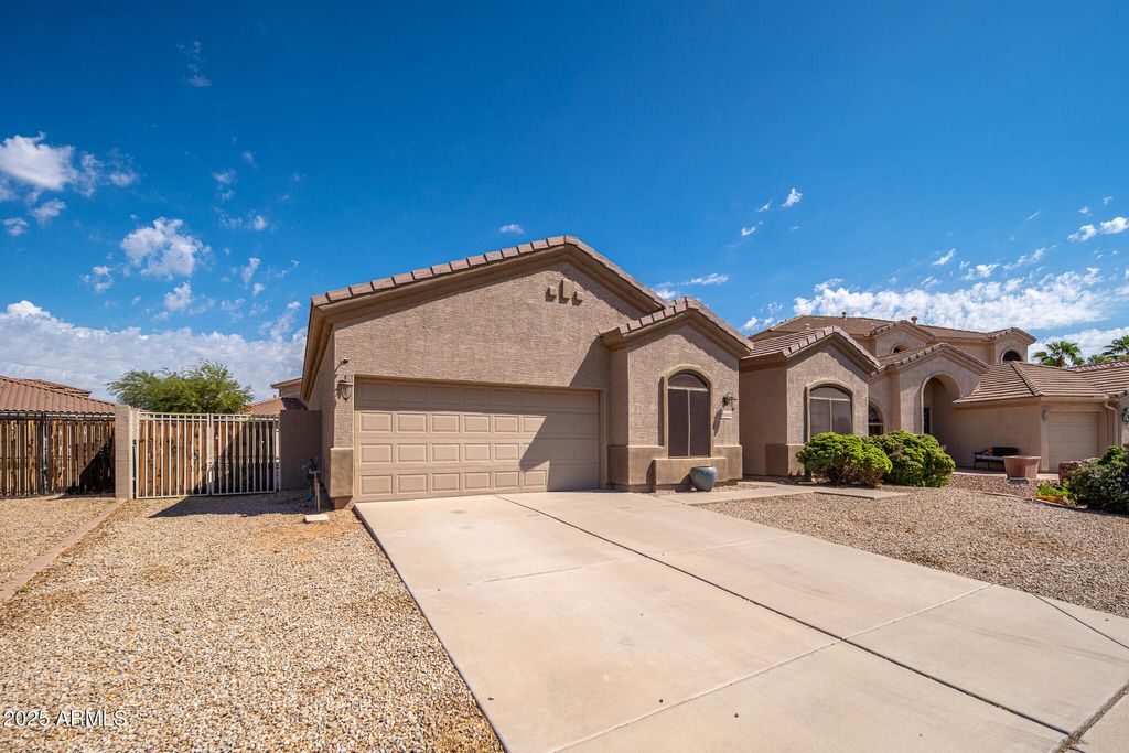 Photo of 13500 W Alvarado Drive, Goodyear, AZ 85395 (MLS # 6925942)