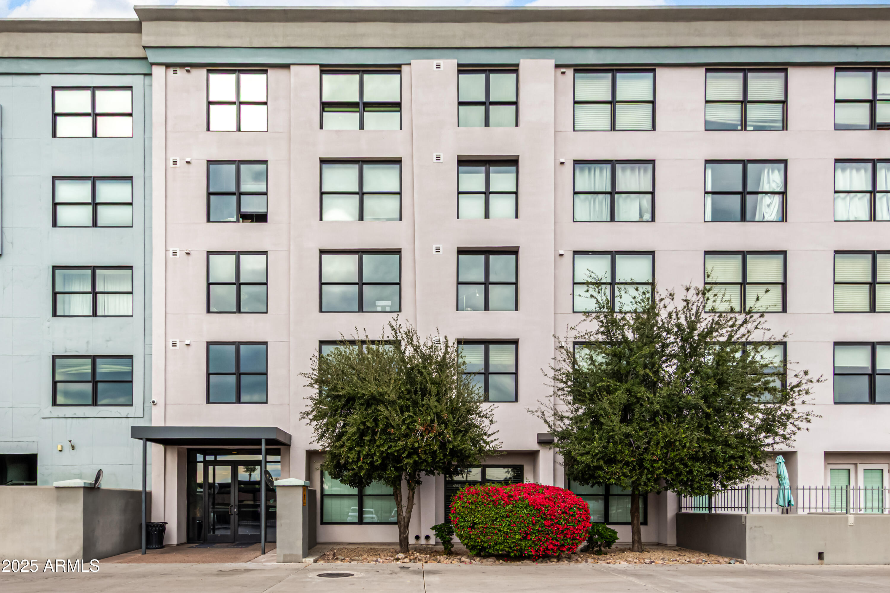 535 W THOMAS Road 405