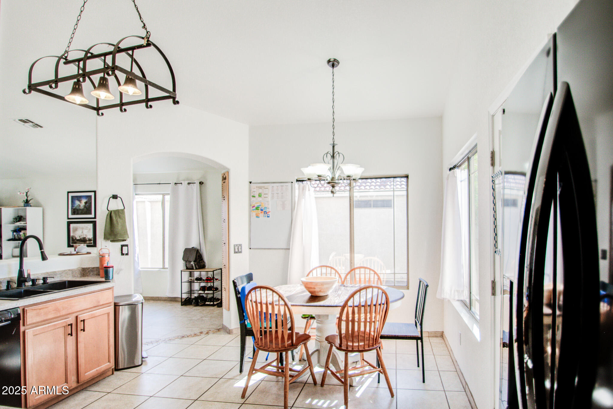 937 E NARDINI Street