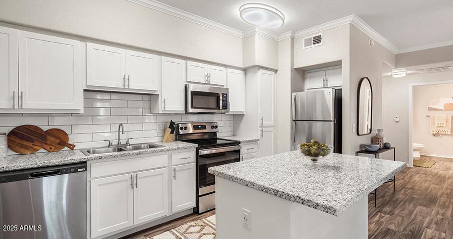 1802 W MARYLAND Avenue 1