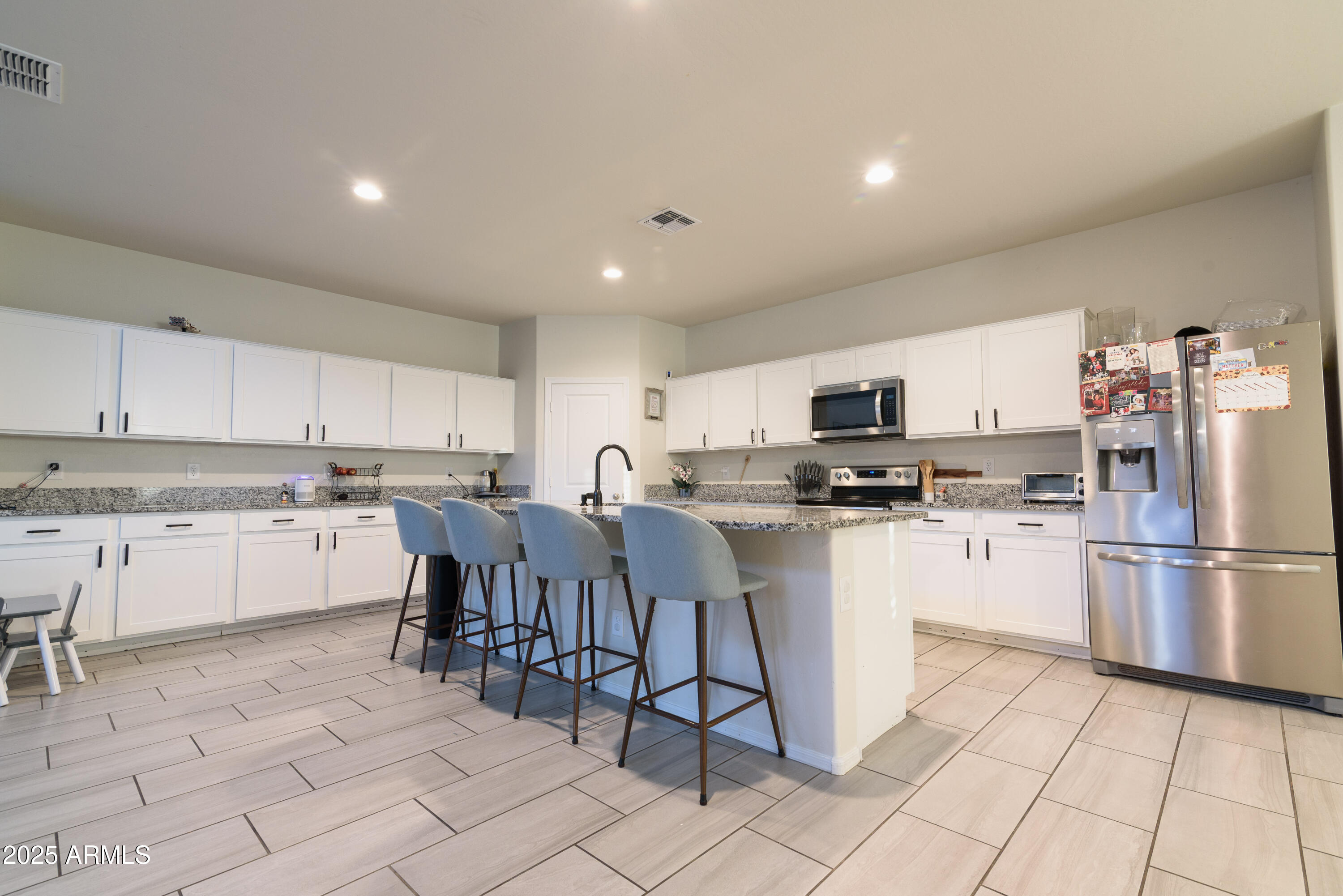 18998 W MONROE Street