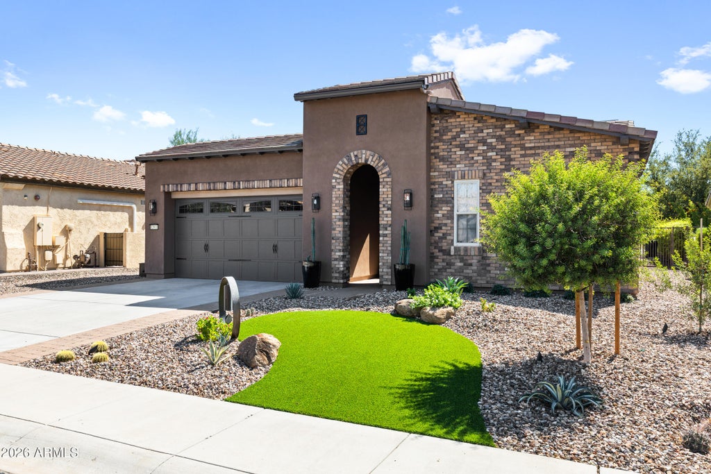 Photo of 12941 W Red Fox Road W, Peoria, AZ 85383 (MLS # 7089324)