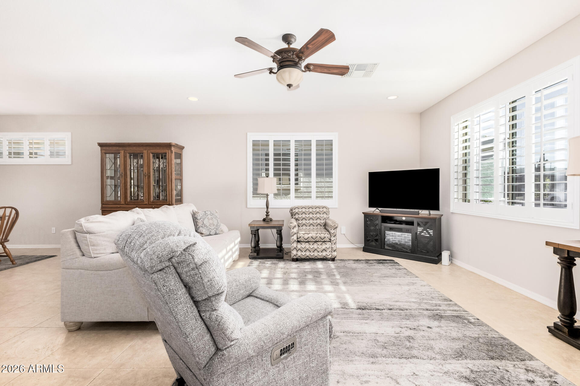 5424 E HERMOSA VISTA Drive