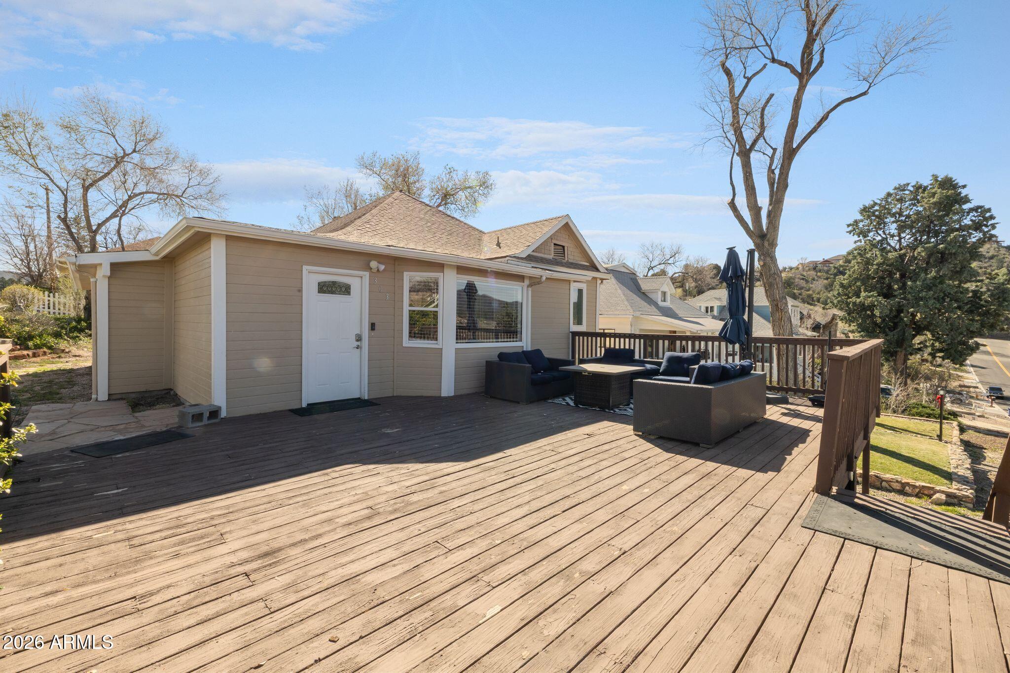 303 S PLEASANT Street