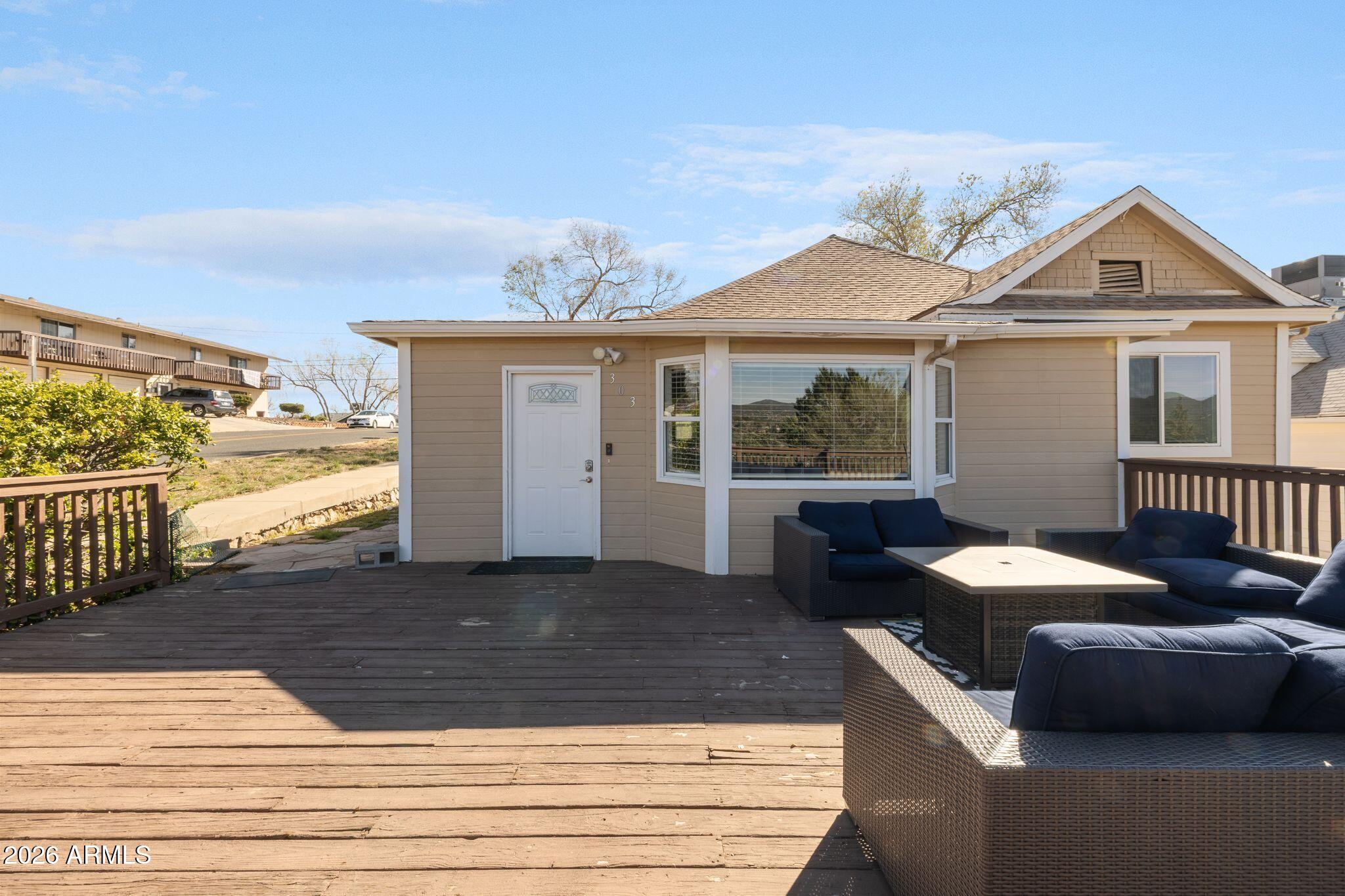 303 S PLEASANT Street