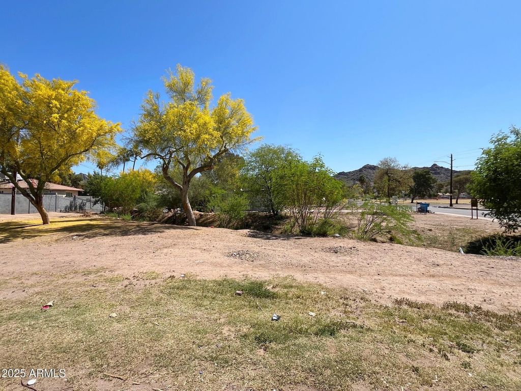 Photo of 9007 N 11th Street #35, Phoenix, AZ 85020 (MLS # 6864182)