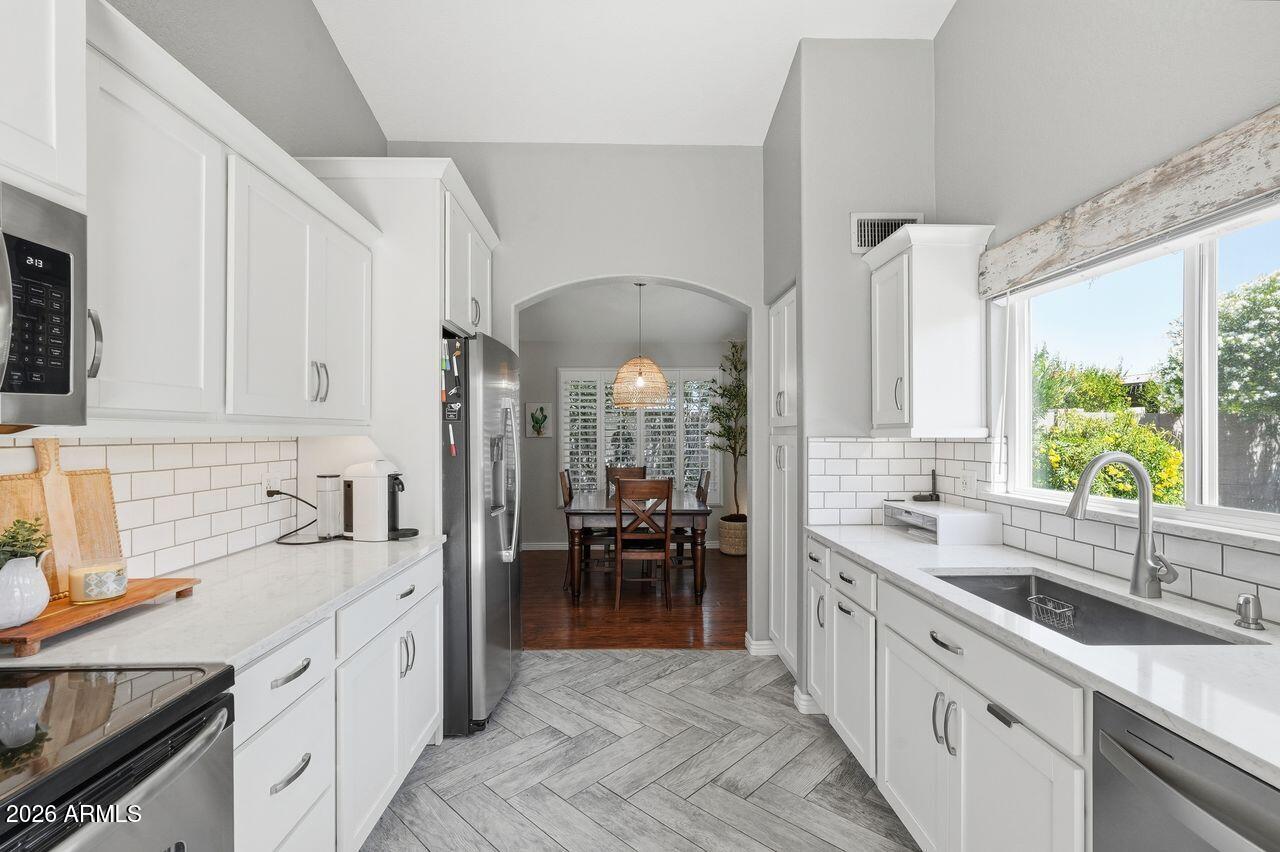SUNSET CANYON - Residential
