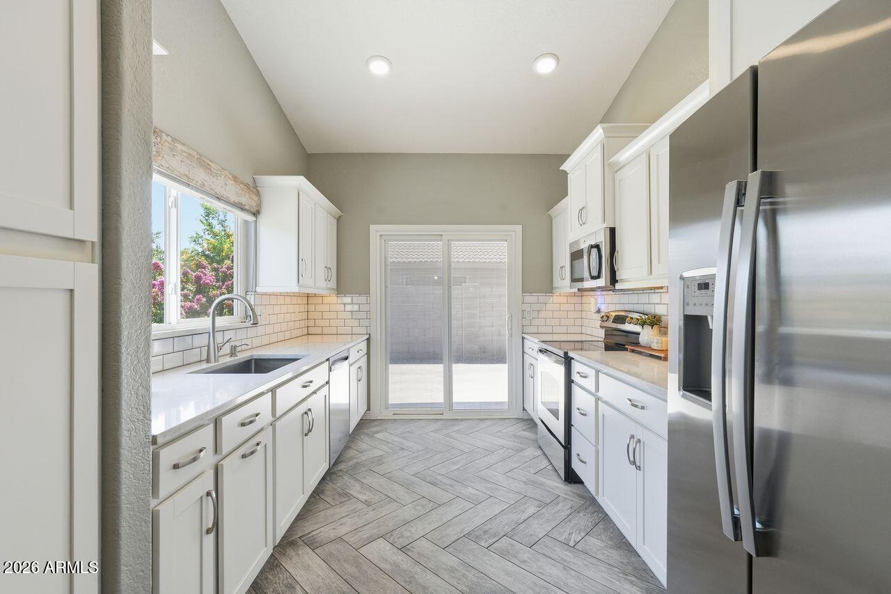 SUNSET CANYON - Residential