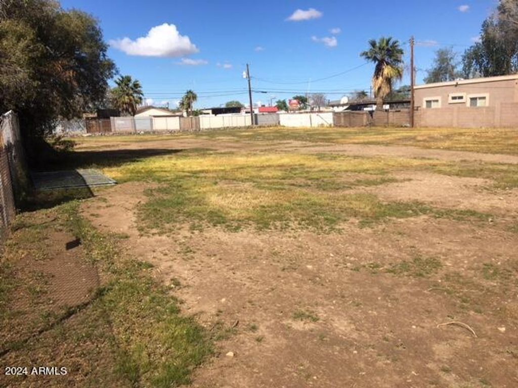 Photo of 6826 N 59th Drive #5, Glendale, AZ 85301 (MLS # 6679086)