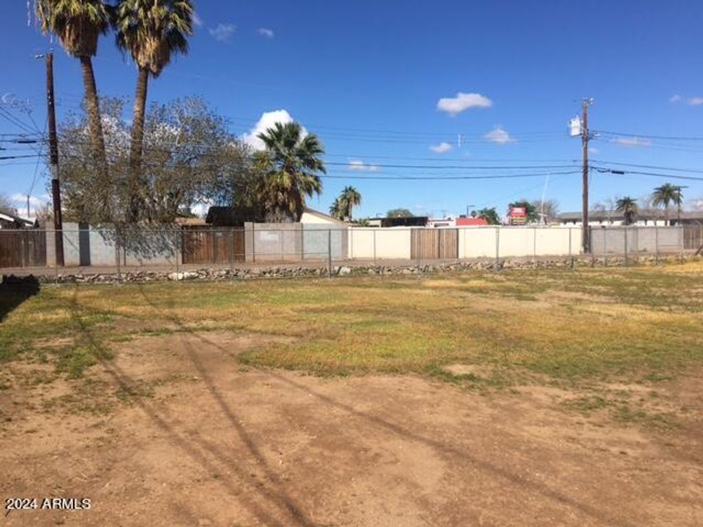 Photo of 6826 N 59th Drive #5, Glendale, AZ 85301 (MLS # 6679086)