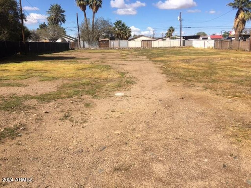 Photo of 6826 N 59th Drive #5, Glendale, AZ 85301 (MLS # 6679086)