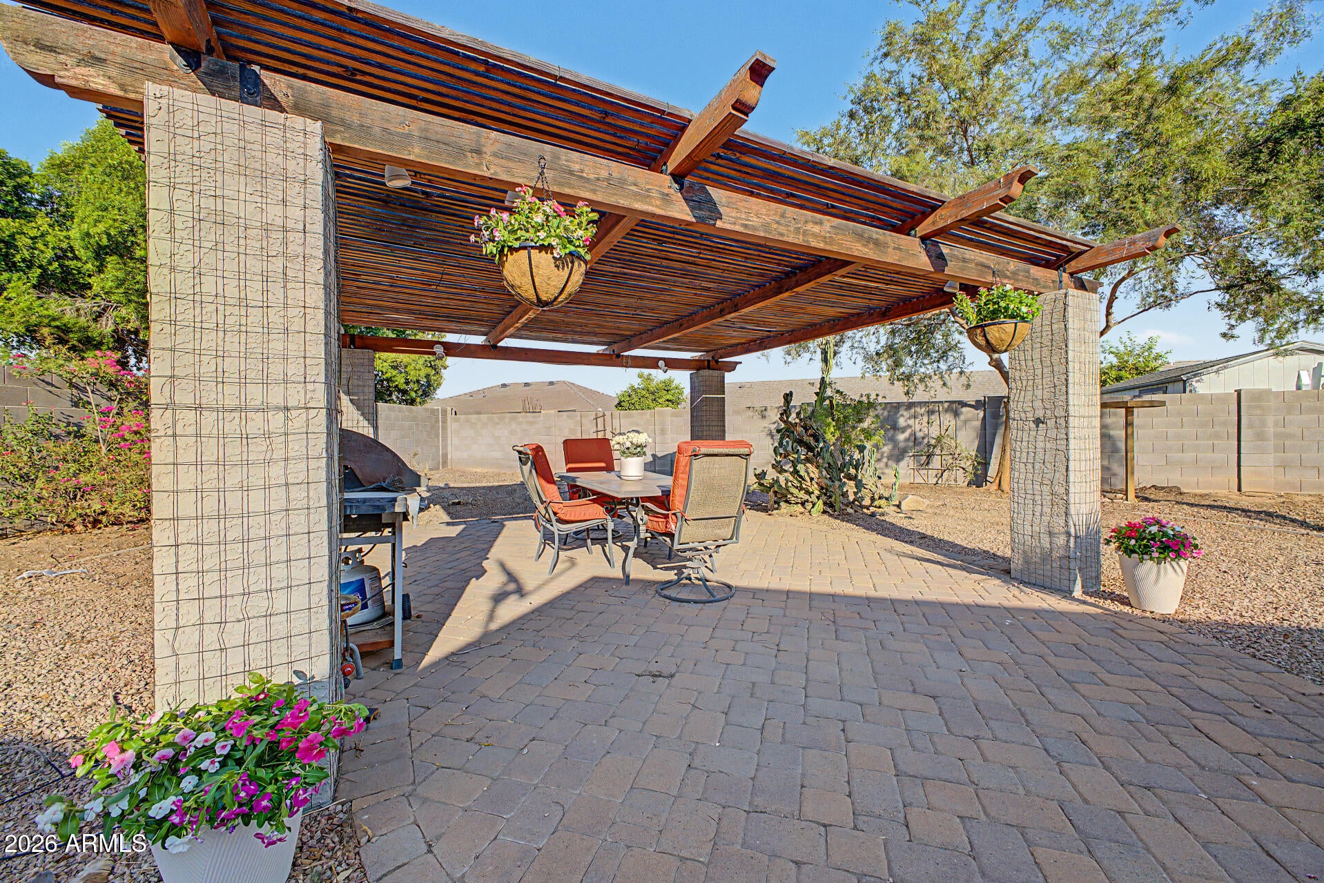 561 S HASTINGS --