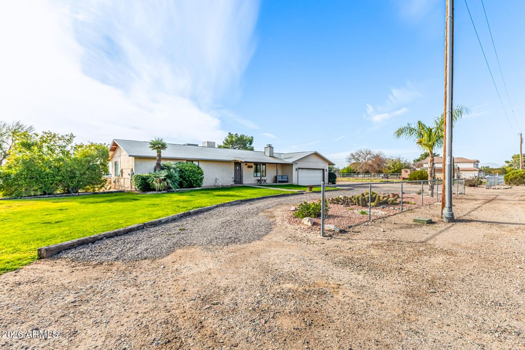 Photo of 12427 W Desert Cove Road, El Mirage, AZ 85335 (MLS # 6966322)