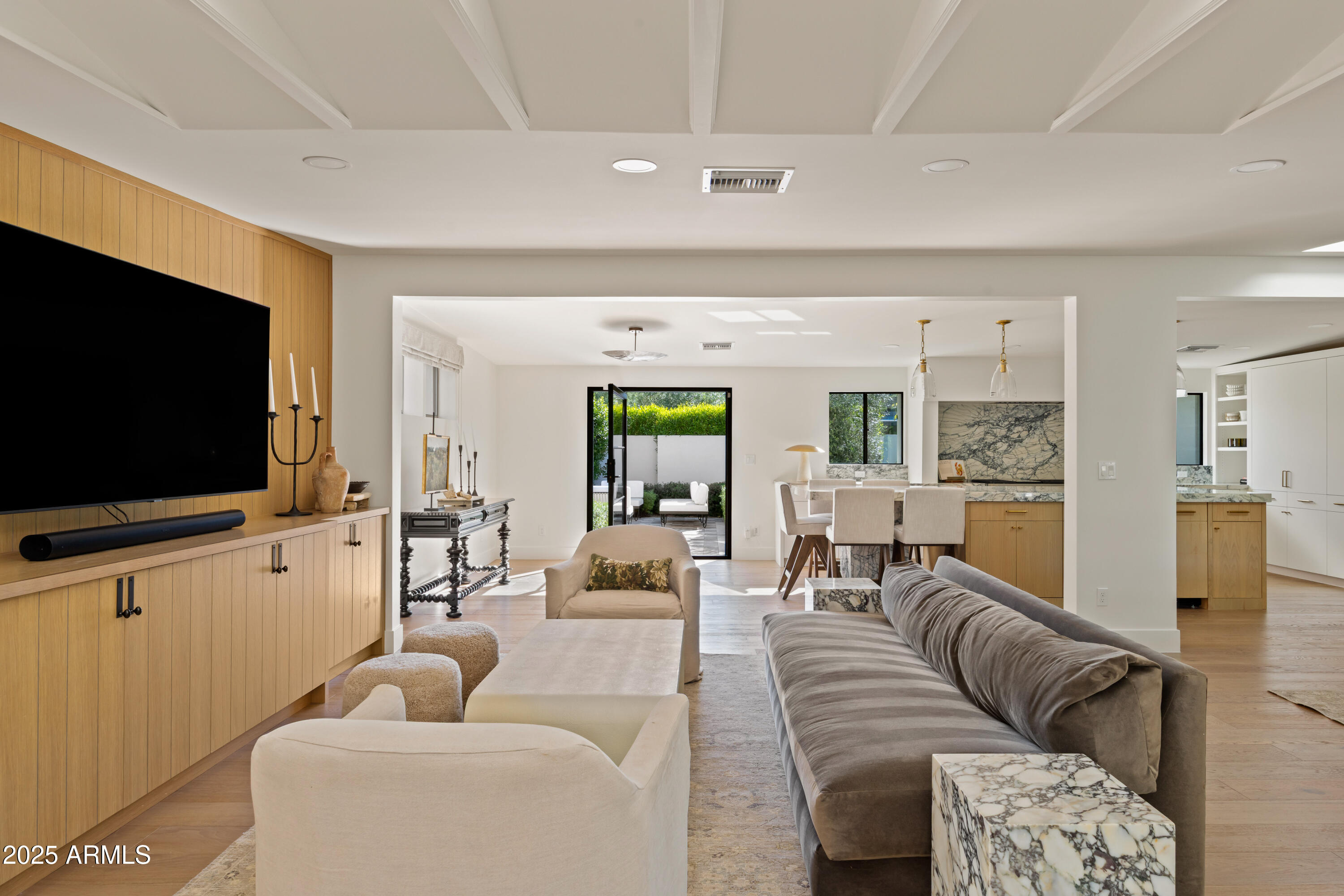 7120 E PASADENA Avenue