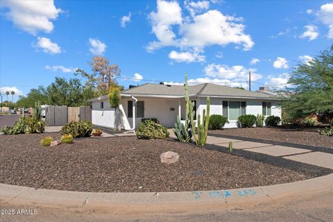 2902 E AVALON Drive Phoenix AZ 85016