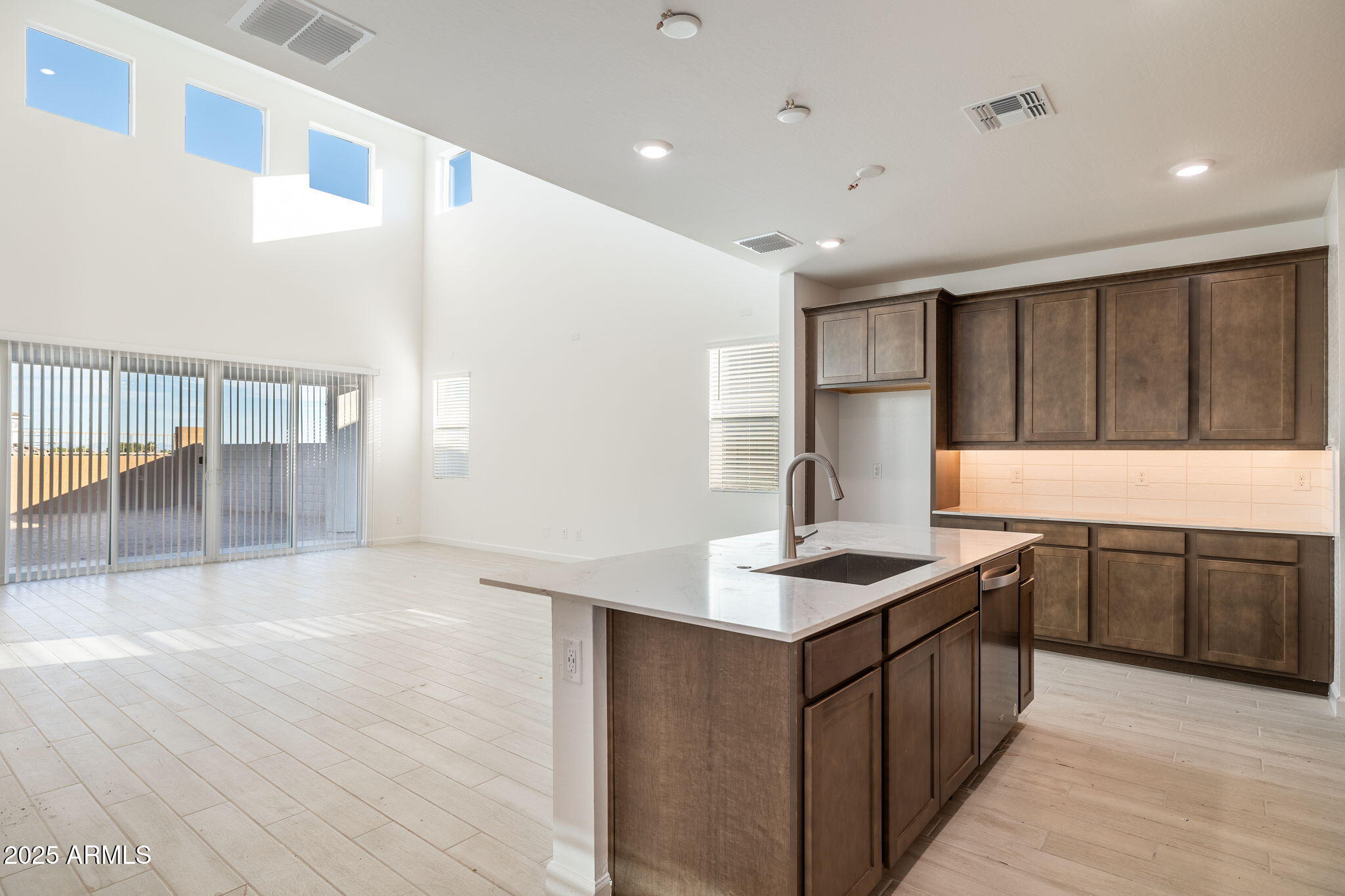 6919 W BUCKHORN Trail