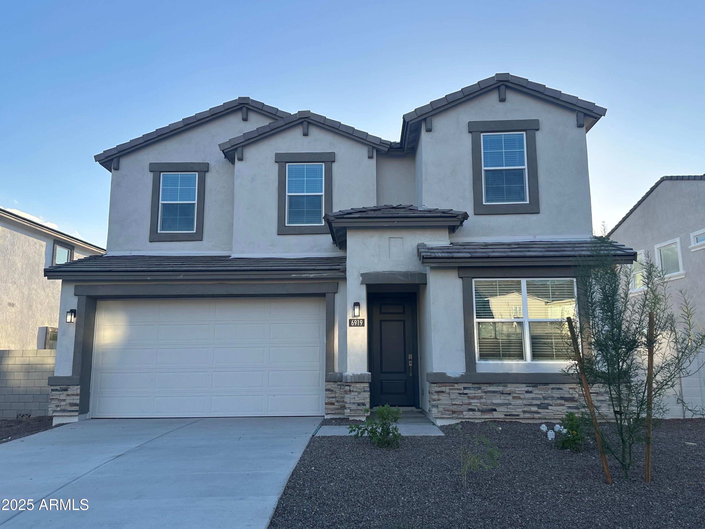 6919 W BUCKHORN Trail