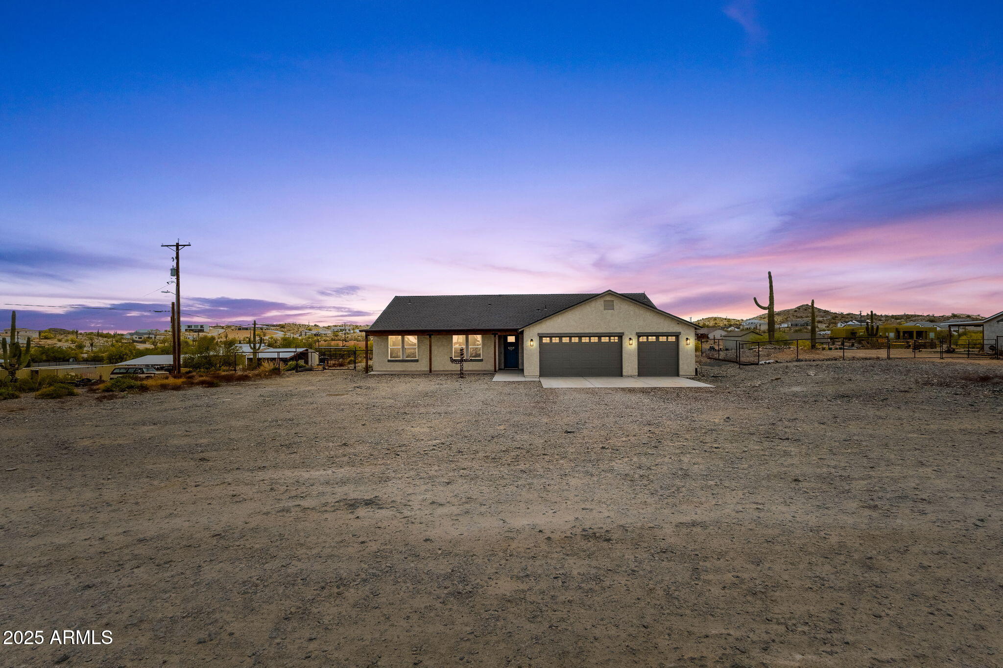 3925 W MOON DUST Trail
