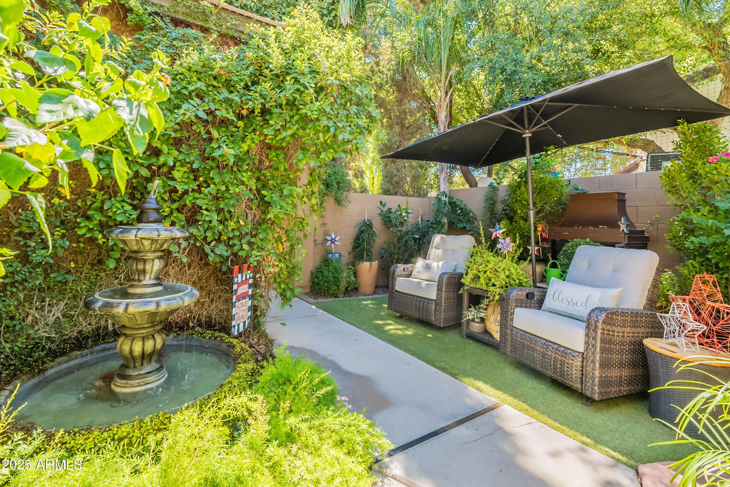 904 E MEAD Drive