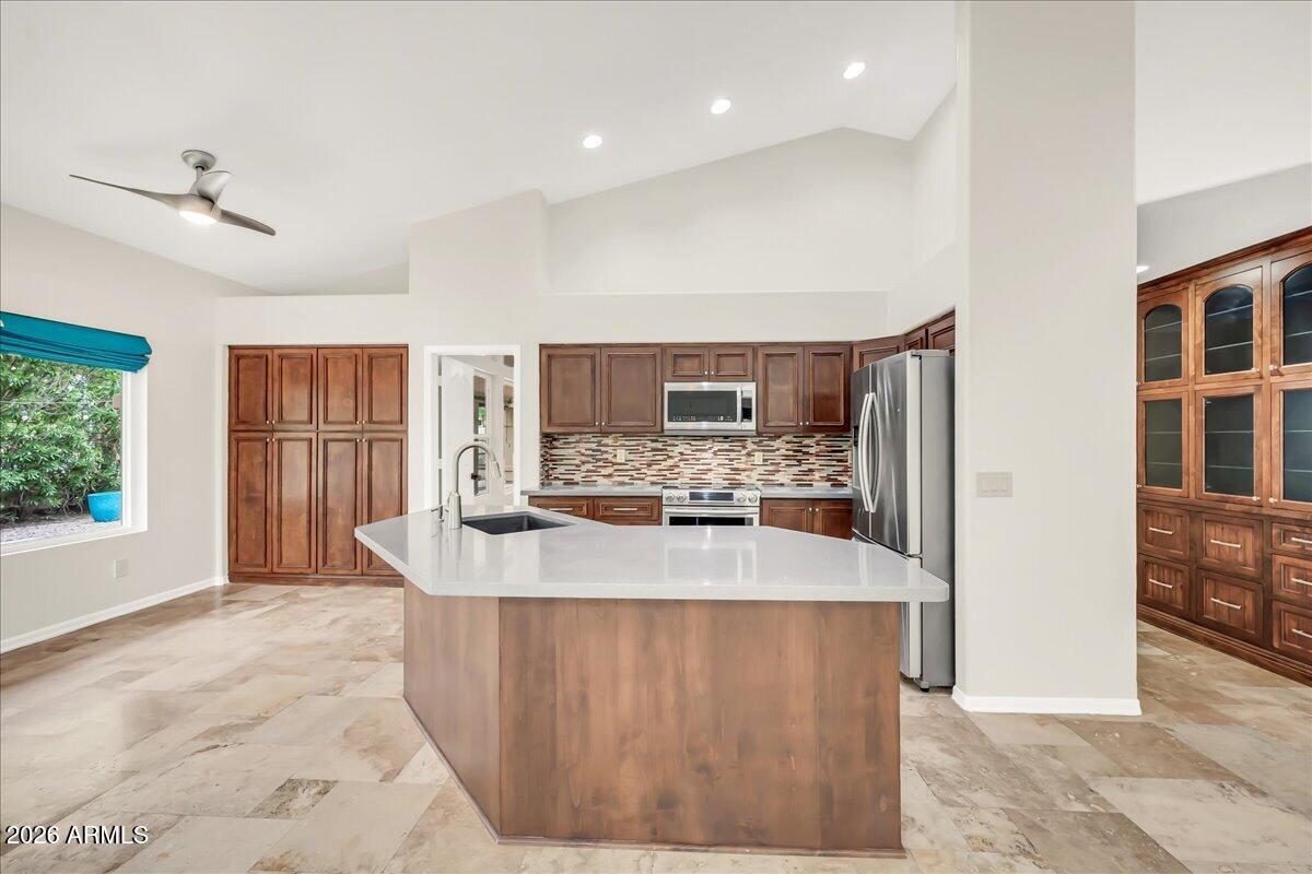 724 N ASH Drive