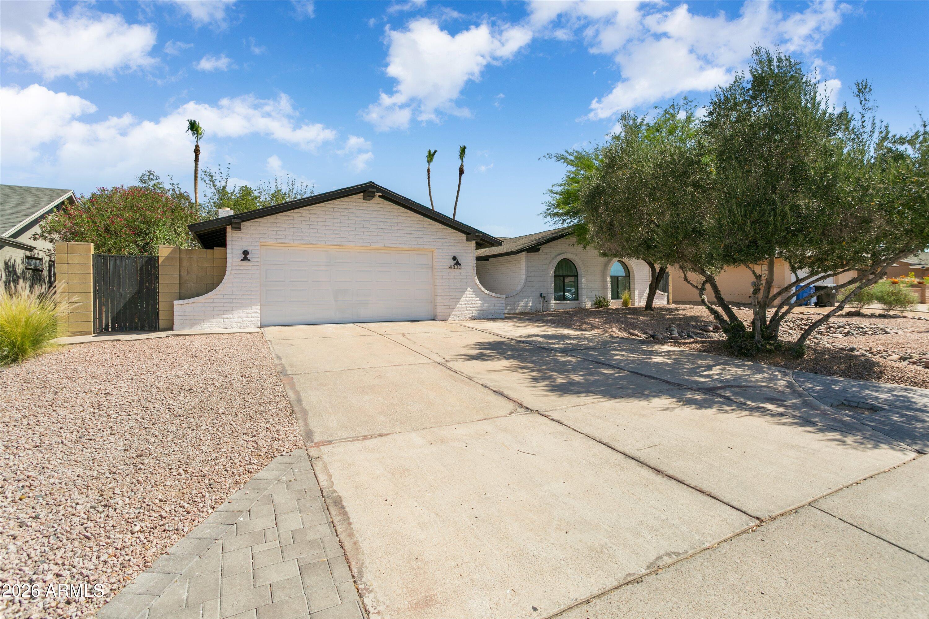 4830 E ACOMA Drive