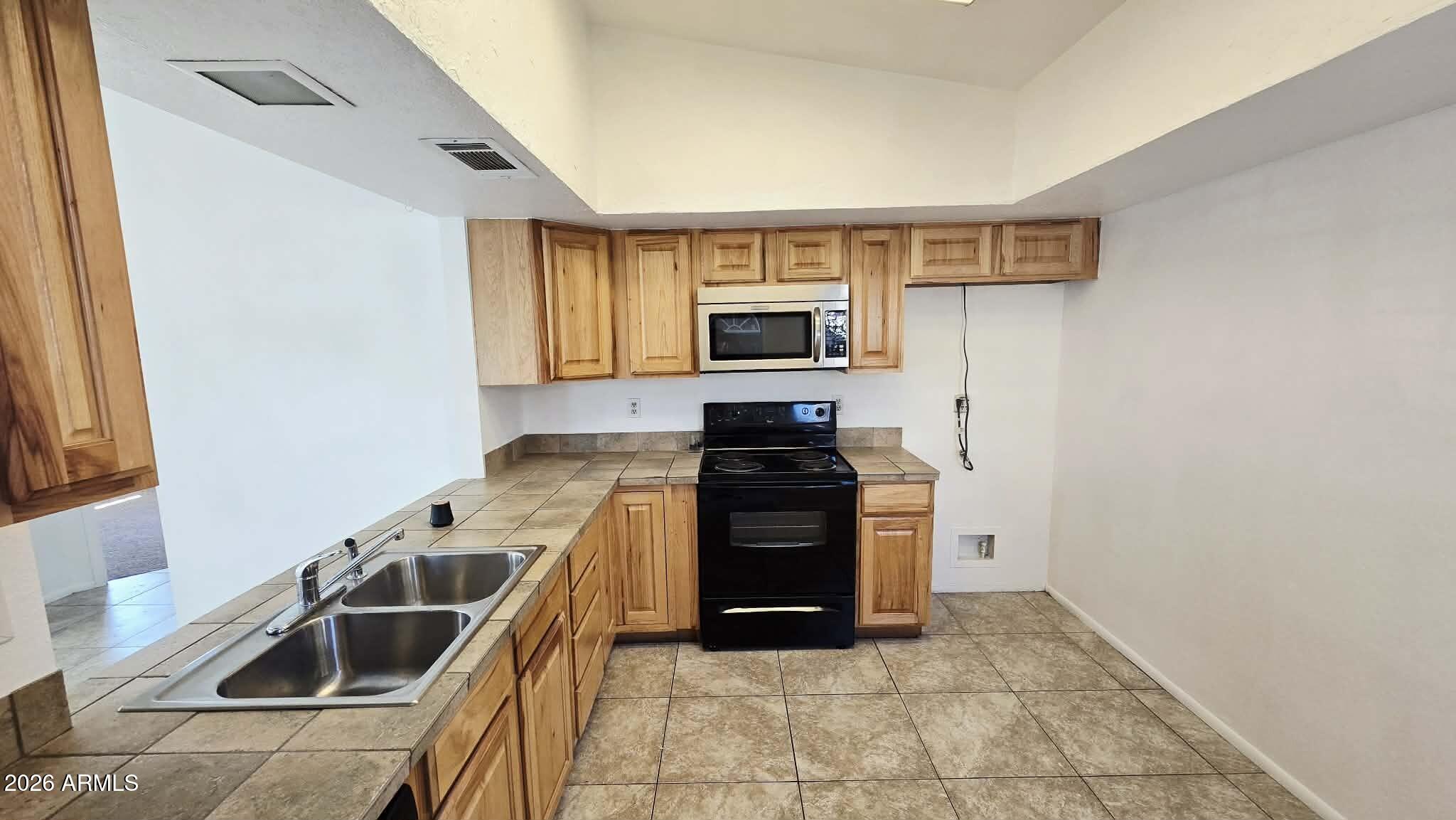 2506 W CARIBBEAN Lane 10