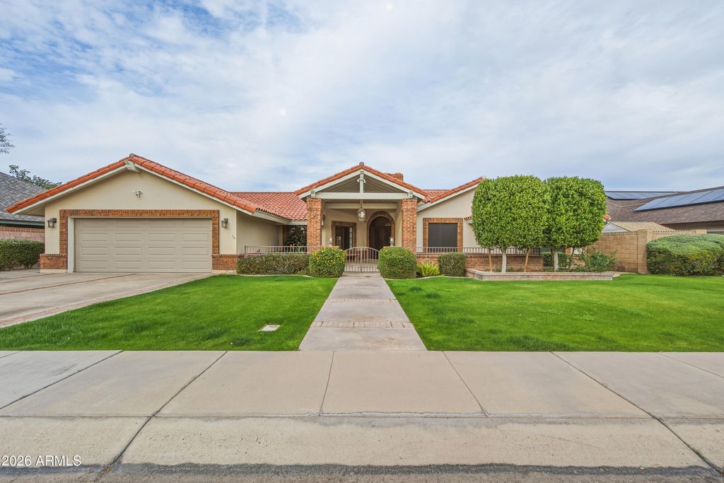 Photo of 808 W Toledo Street, Chandler, AZ 85225 (MLS # 6965751)