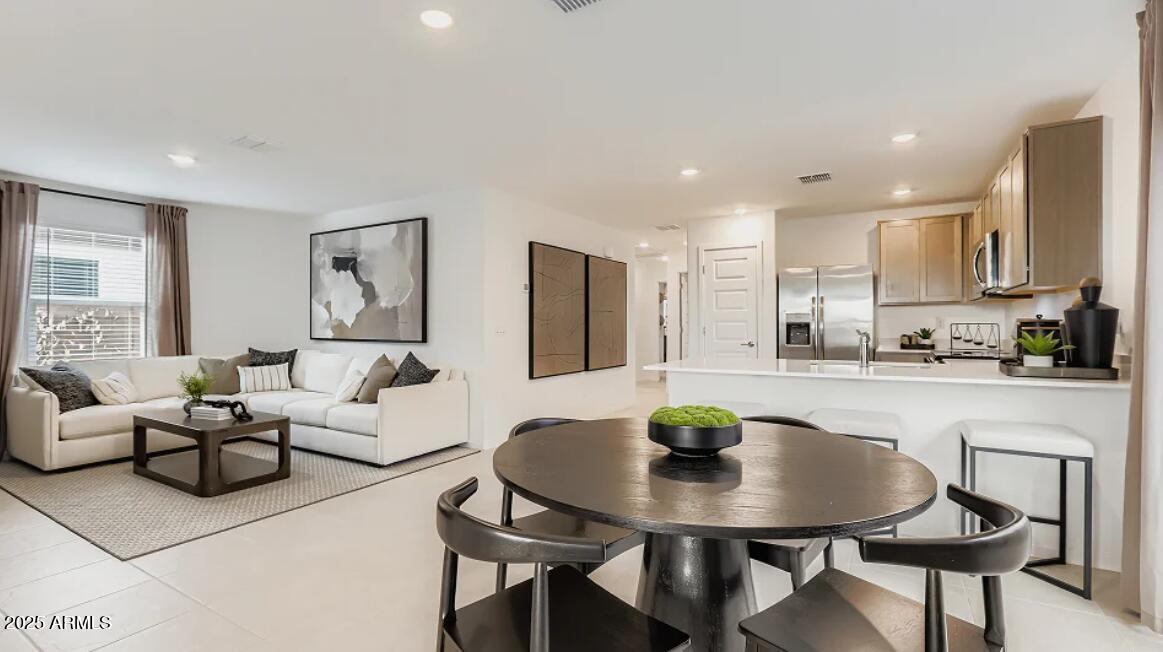 9634 W PICCADILLY Road